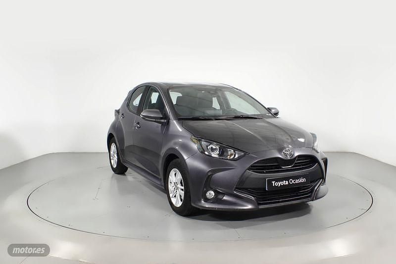 Usado Toyota Yaris Edition 125 CV (91 kW) 2024 Gris Berlina