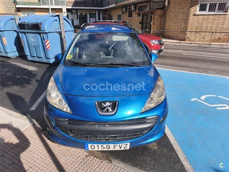 Usado Peugeot 207 90 CV (66 kW) 2007 Azul Familiar
