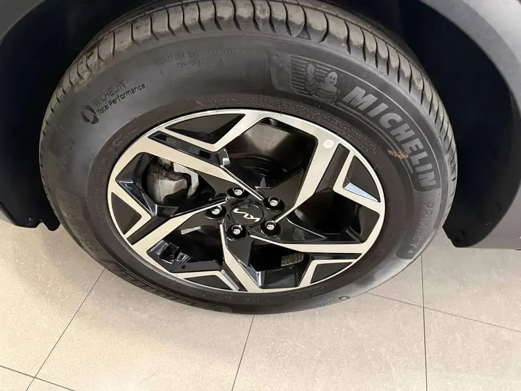 Usado Kia Sportage 136 CV (100 kW) 2025 Blanco SUV
