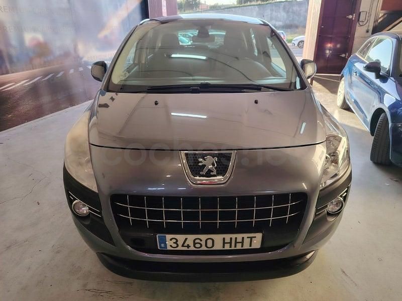 Usado Peugeot 3008 Allure 112 CV (82 kW) 2011 Gris / plata Familiar