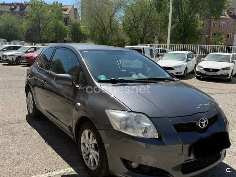Usado Toyota Auris Luna 124 CV (91 kW) 2007 Gris / plata Utilitario