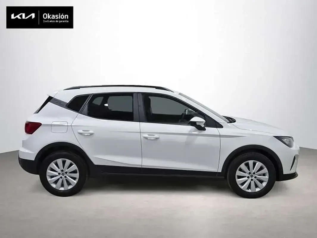 Usado Seat Arona Reference 95 CV (69 kW) 2023 Blanco SUV