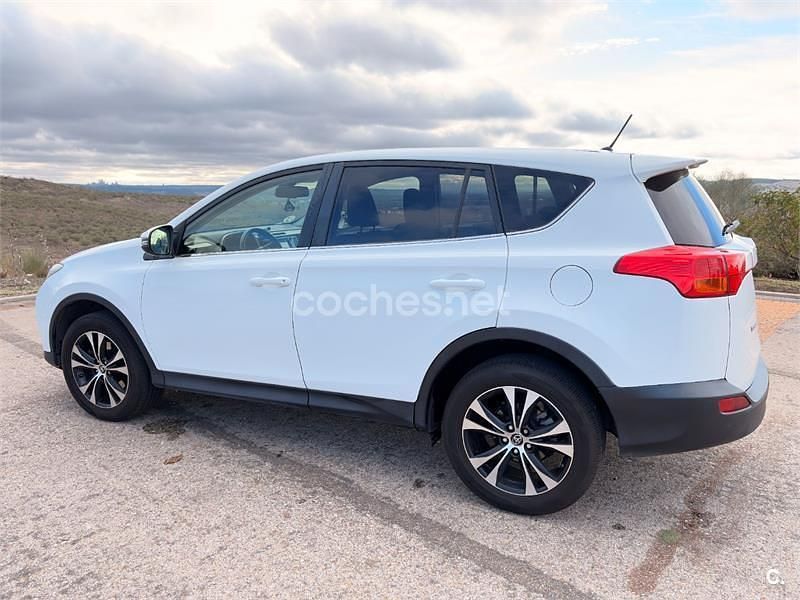 Usado Toyota RAV4 Advance 124 CV (91 kW) 2015 Blanco SUV