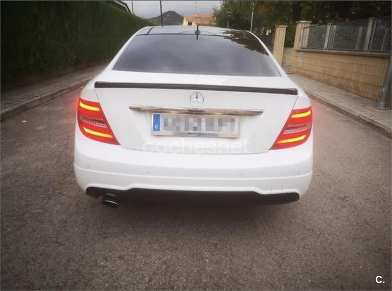 Usado Mercedes C220 170 CV (125 kW) 2011 Blanco Coupe