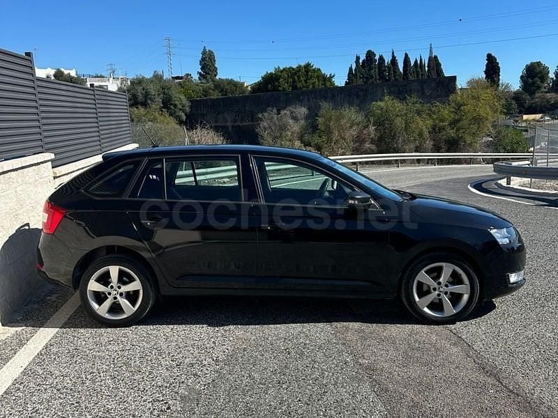 Usado Skoda Rapid Ambition 90 CV (66 kW) 2015 Negro Utilitario