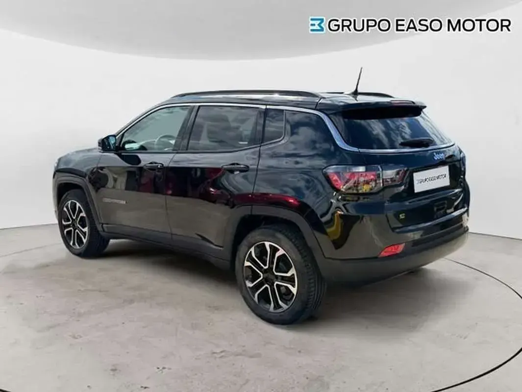 Usado Jeep Compass Limited 129 CV (94 kW) 2024 Negro SUV
