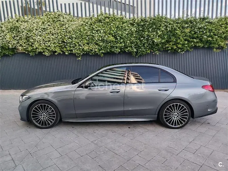 Usado Mercedes C220 200 CV (147 kW) 2023 Gris / plata Berlina