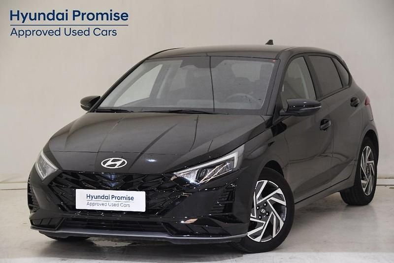 Usado Hyundai i20 100 CV (73 kW) 2025 Negro Utilitario