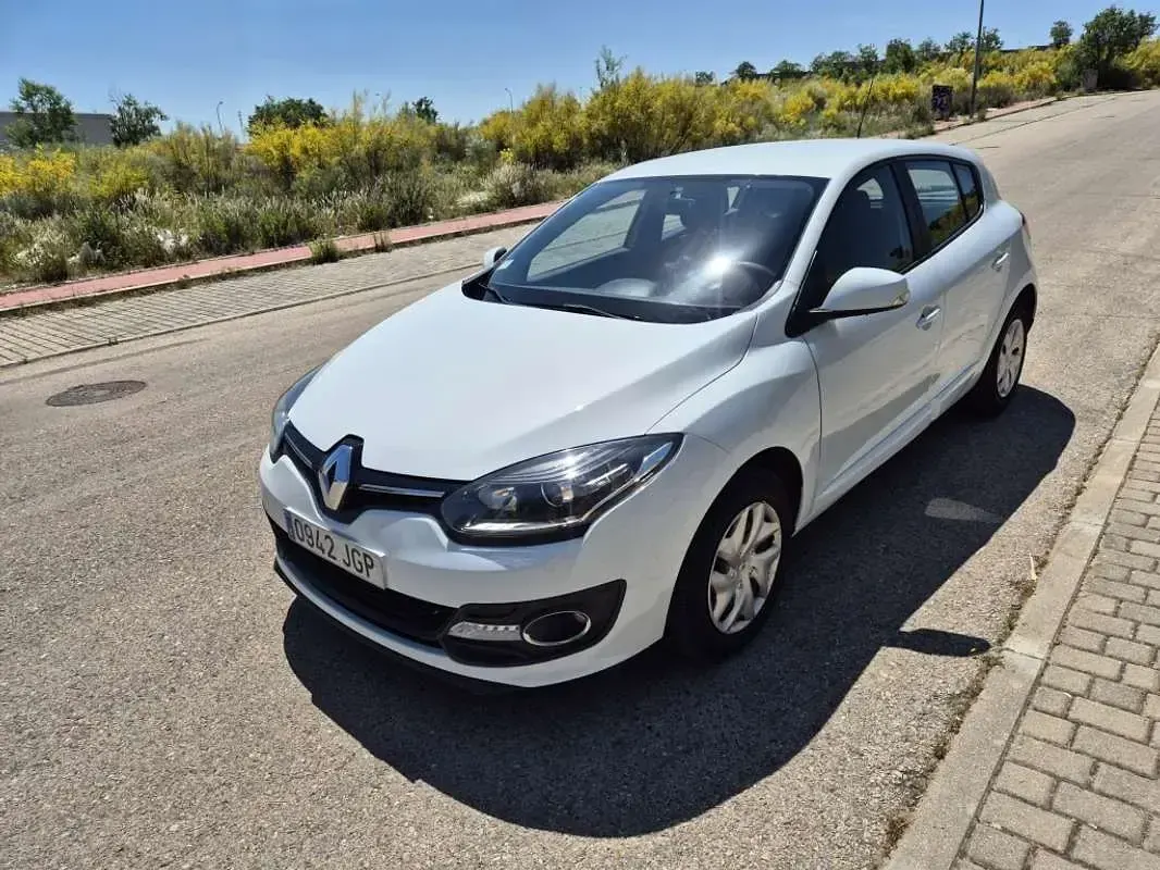 Usado Renault Mégane III Intens 132 CV (97 kW) 2015 Blanco Utilitario