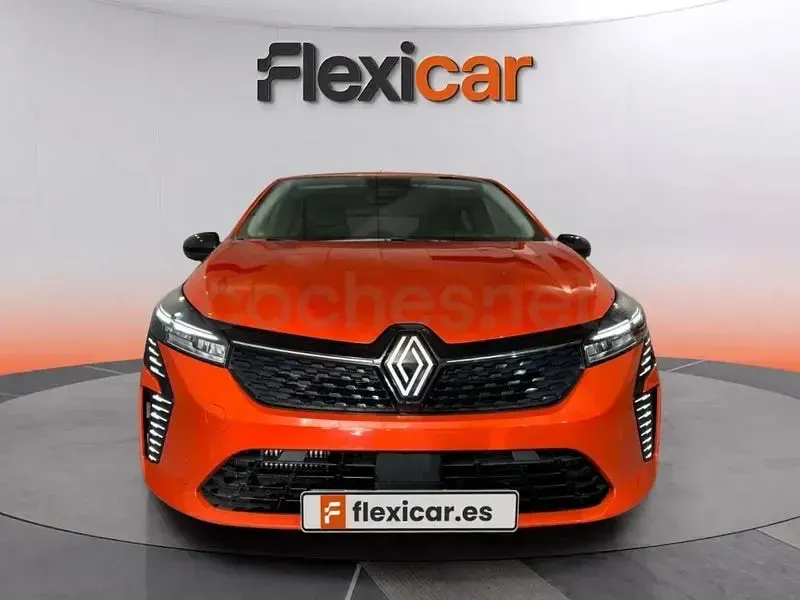 Usado Renault Clio V Techno 100 CV (73 kW) 2025 Naranja Berlina