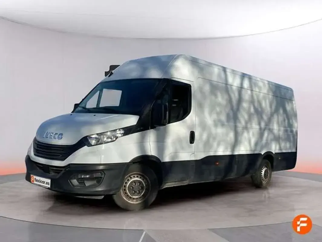 Usado Iveco Daily 156 CV (114 kW) 2023 Blanco Van