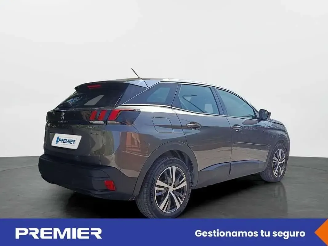 Usado Peugeot 3008 Active 226 CV (166 kW) 2023 Gris SUV