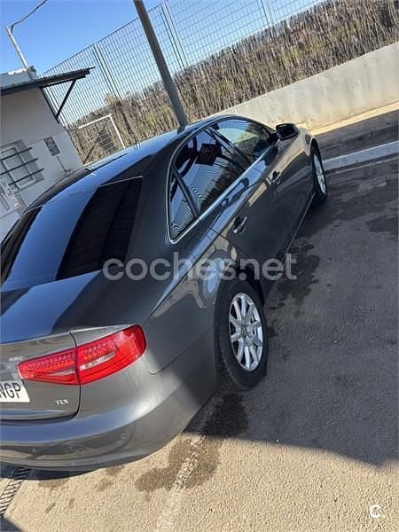 Usado Audi A4 143 CV (105 kW) 2012 Gris / plata Berlina