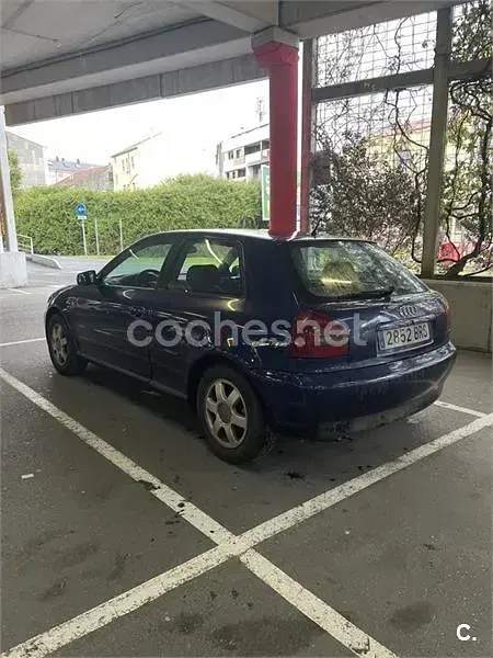Usado Audi A3 Ambition 110 CV (80 kW) 1999 Azul Utilitario
