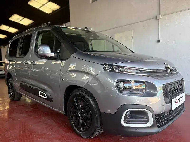 Usado Citroën Berlingo Shine 102 CV (75 kW) 2020 Gris / plata Monovolumen