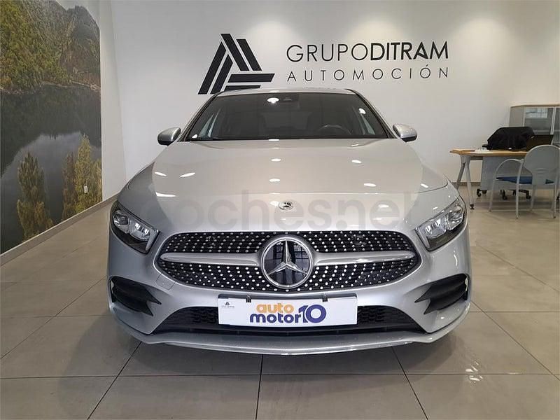Usado Mercedes A180 136 CV (100 kW) 2021 Gris / plata Berlina