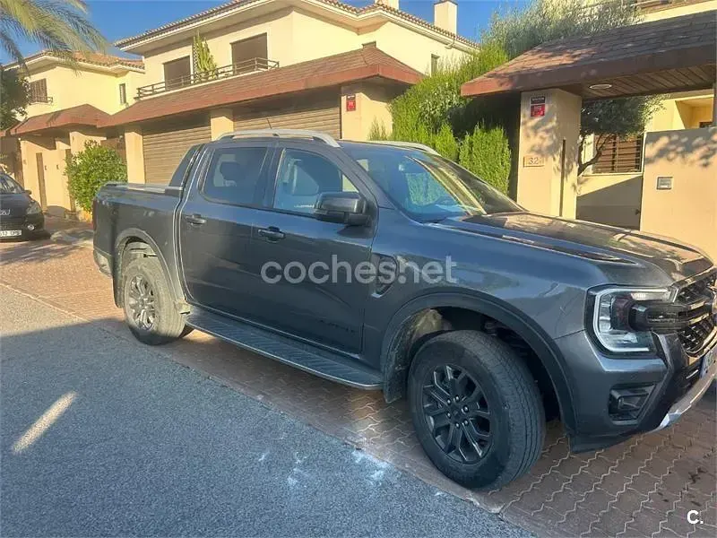 Usado Ford Ranger Wildtrack 205 CV (150 kW) 2023 Gris / plata Pickup/Camioneta