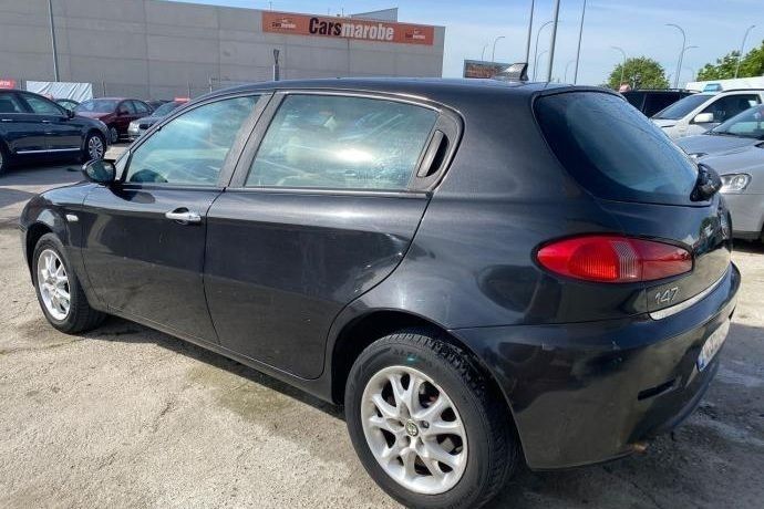 Usado Alfa Romeo 147 2005 Negro Utilitario