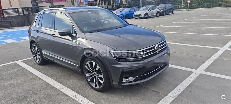 Usado VW Tiguan Sportline 150 CV (110 kW) 2017 Gris / plata SUV
