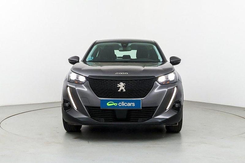 Usado Peugeot 2008 Active 110 CV (80 kW) 2021 Gris SUV