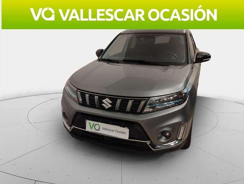 Gris Usado 2023 Suzuki Vitara GLX SUV | 21.900 € (Precio justo) - Imagen 1/4