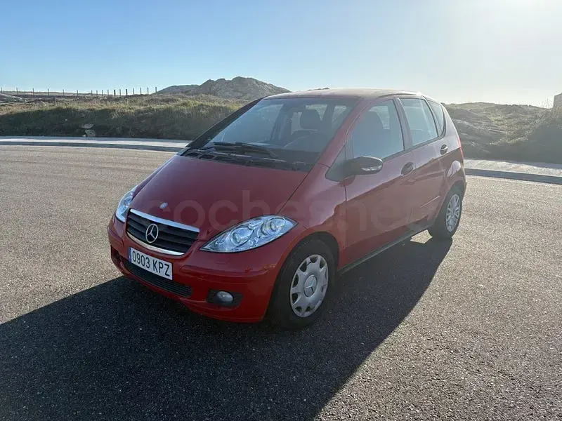 Usado Mercedes A180 Avantgarde 109 CV (80 kW) 2006 Rojo Monovolumen
