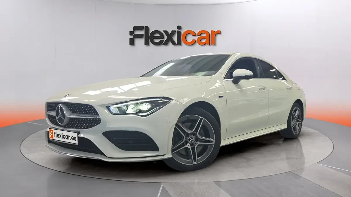 Usado Mercedes CLA250e Shooting Brake 218 CV (160 kW) 2020 Blanco Familiar