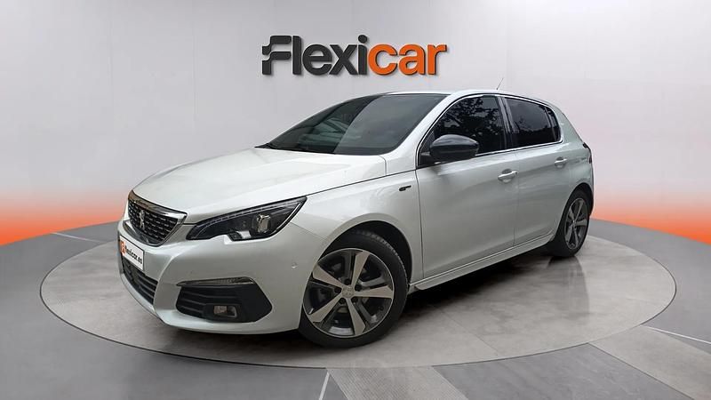 Käytetty Peugeot 308 GT 131 HP (96 kW) 2021 Valkoinen Sedan