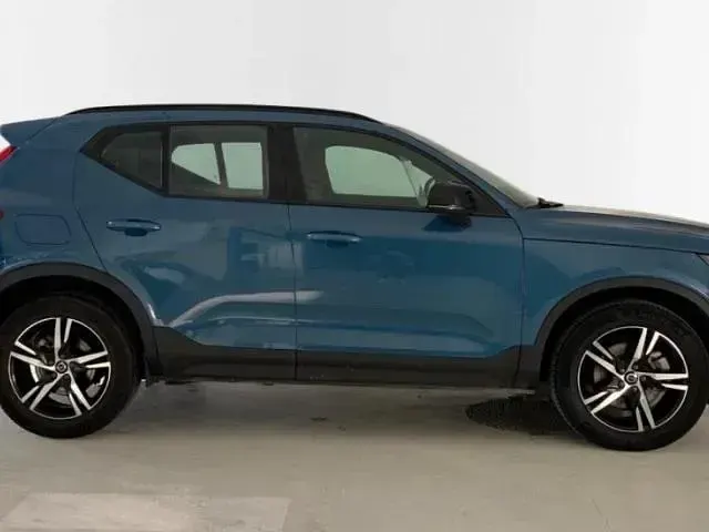 Usado Volvo XC40 Plus 163 HP (119 kW) 2025 Todoterreno SUV