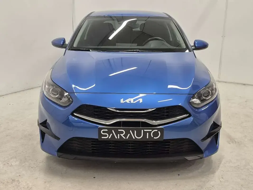 Usado Kia Ceed 101 CV (74 kW) 2024 Azul Utilitario