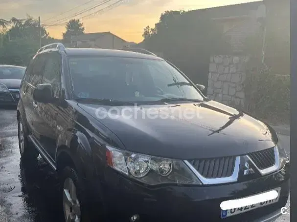 Usado Mitsubishi Outlander Plus 170 CV (125 kW) 2008 Negro SUV