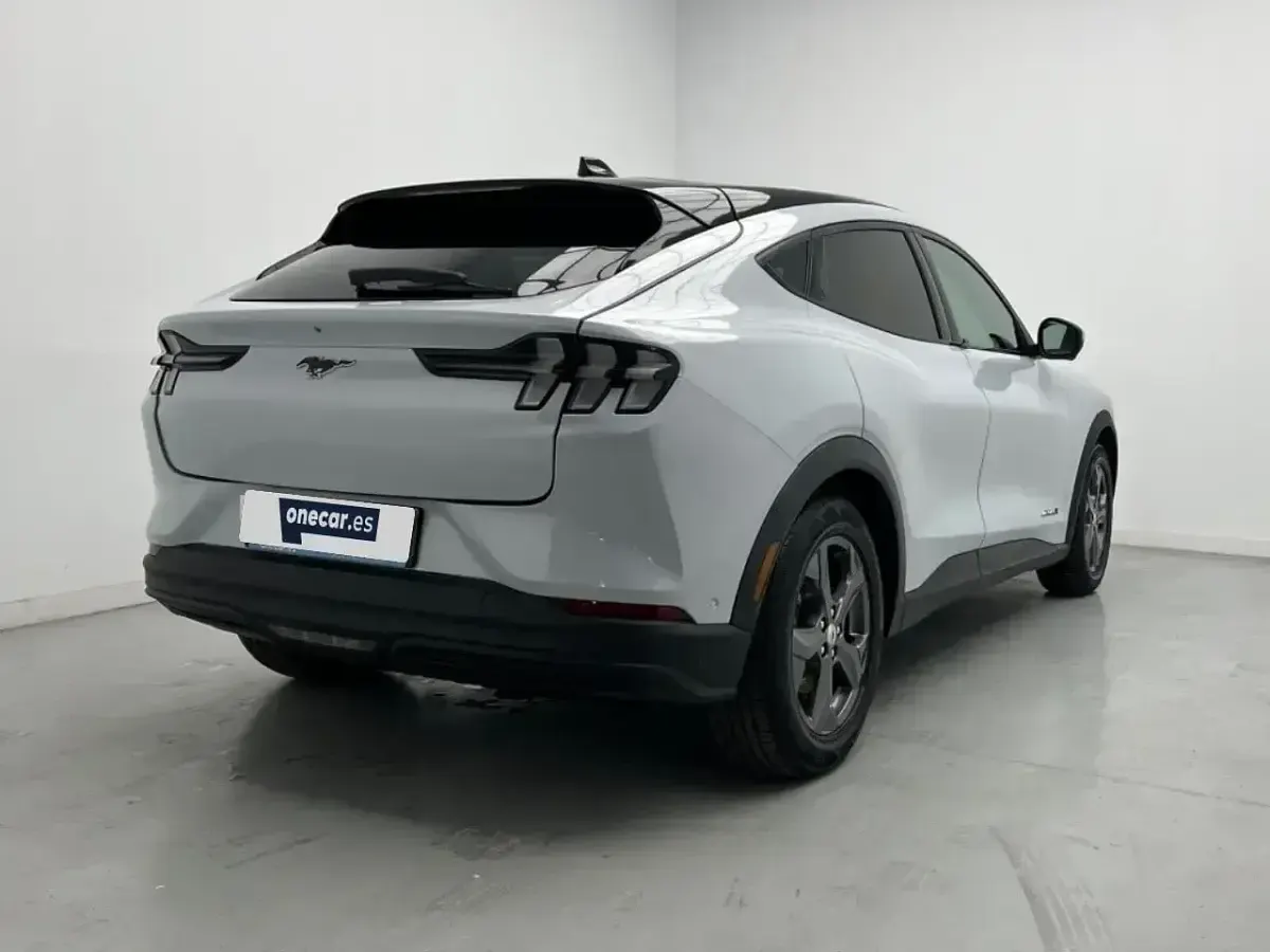 Gebraucht Ford Mustang Mach-E Extended Range 216 kW (294 PS) 2021 Weiß SUV