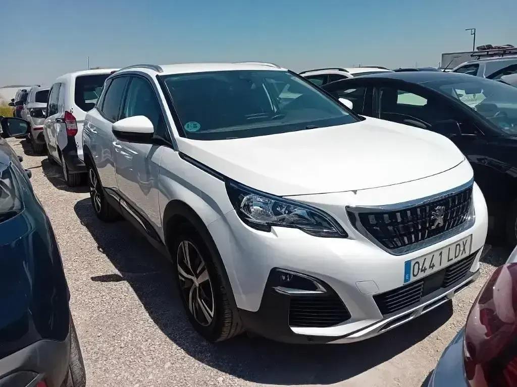 Usado Peugeot 3008 Allure 131 CV (96 kW) 2020 Blanco SUV