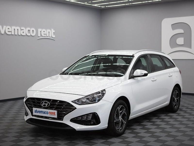 Usado Hyundai i30 116 CV (85 kW) 2021 Blanco Berlina