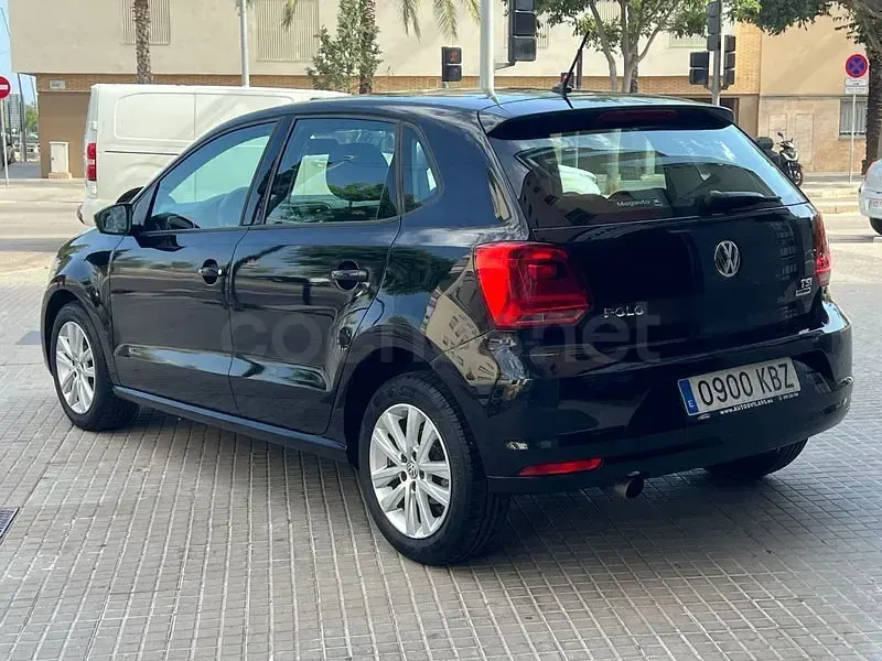 Usado VW Polo Sportline 90 CV (66 kW) 2017 Negro Berlina