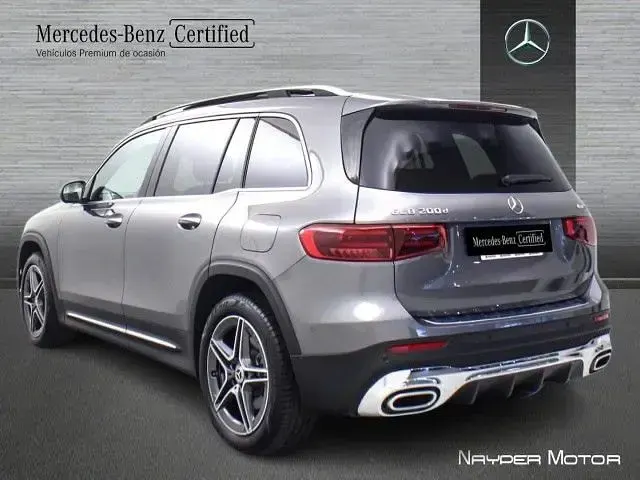 Usado Mercedes GLB200 150 CV (110 kW) 2024 Gris / plata SUV