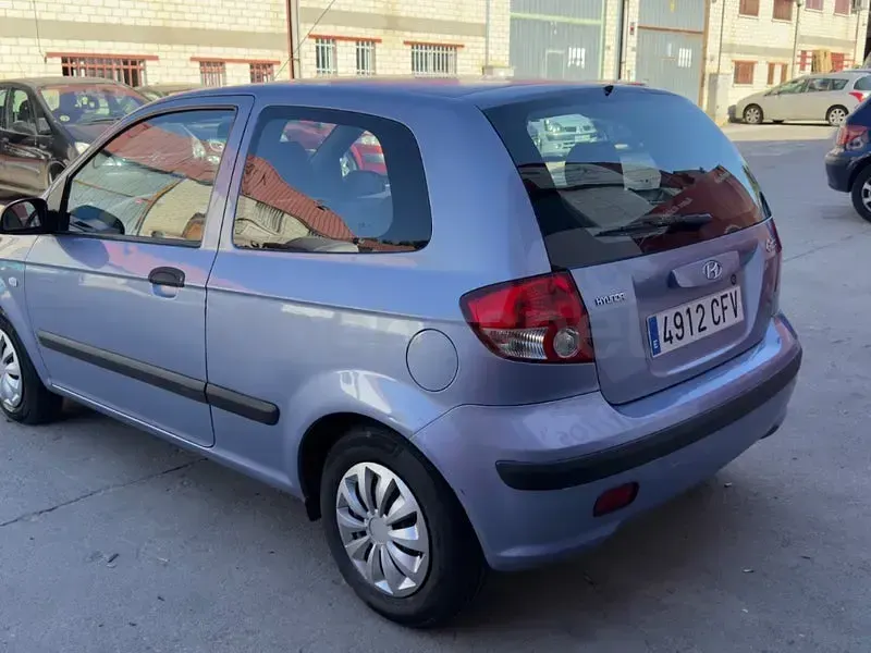 Usado Hyundai Getz 63 CV (46 kW) 2003 Azul Utilitario