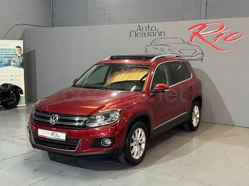 Usado VW Tiguan Sportline 140 CV (102 kW) 2015 Granate SUV