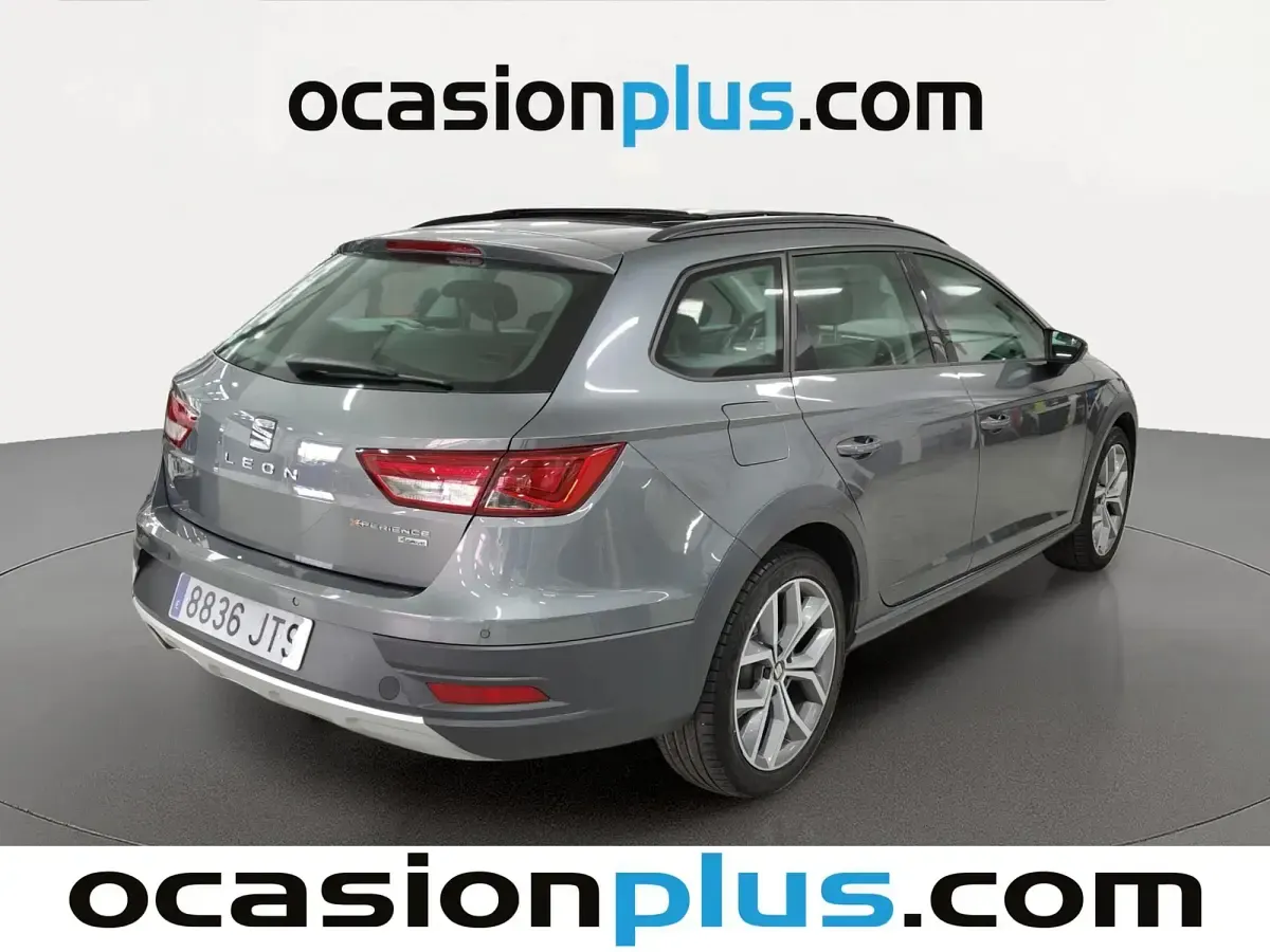 Usado Seat Leon X-Perience 4Drive 184 CV (135 kW) 2016 Gris Familiar
