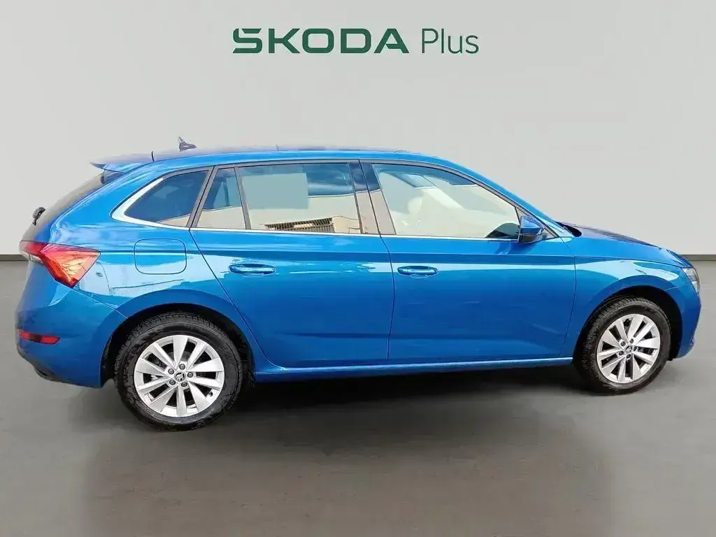 Usado Skoda Scala Ambition 95 CV (69 kW) 2023 Azul Utilitario