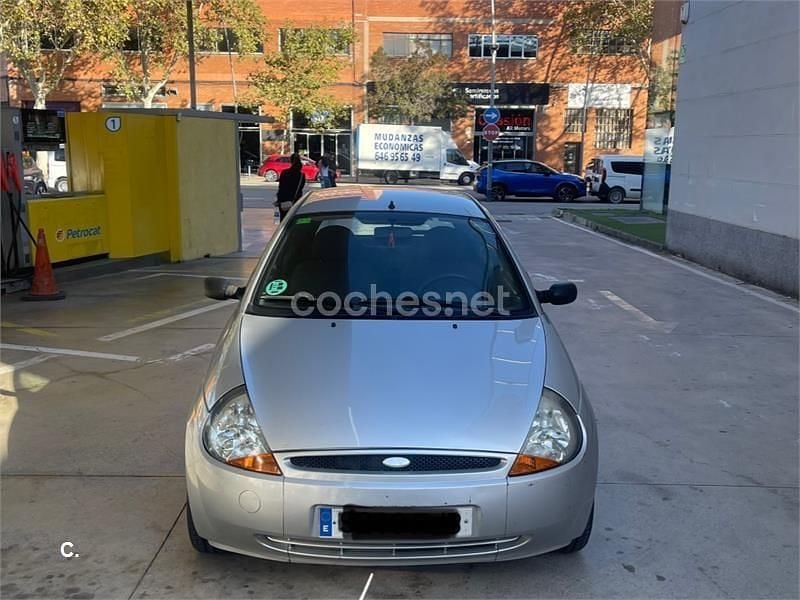 Usado Ford Ka Collection 70 CV (51 kW) 2006 Gris / plata Utilitario