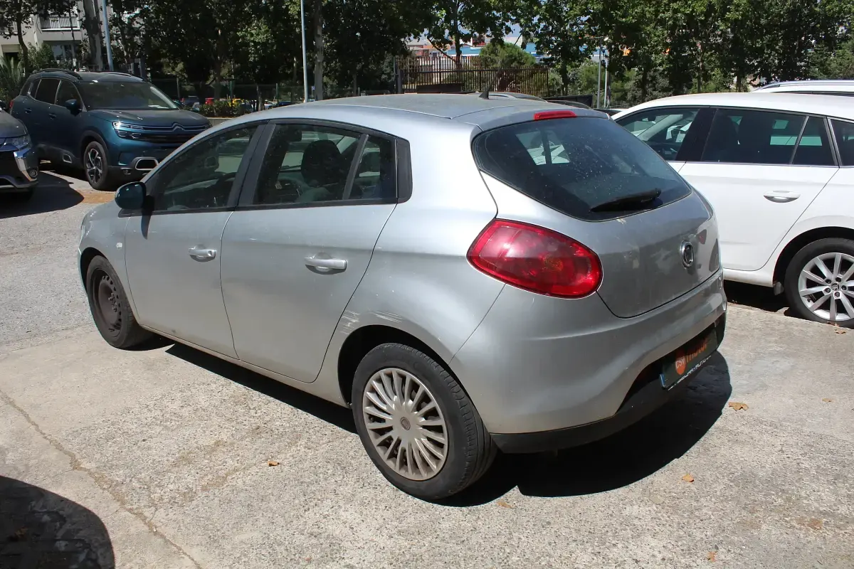 Usado Fiat Bravo Active 120 CV (88 kW) 2007 Gris Utilitario