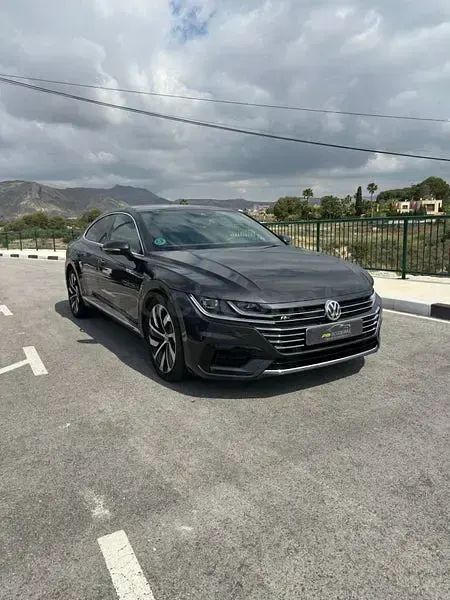 Usado VW Arteon R-line 150 CV (110 kW) 2020 Negro Berlina