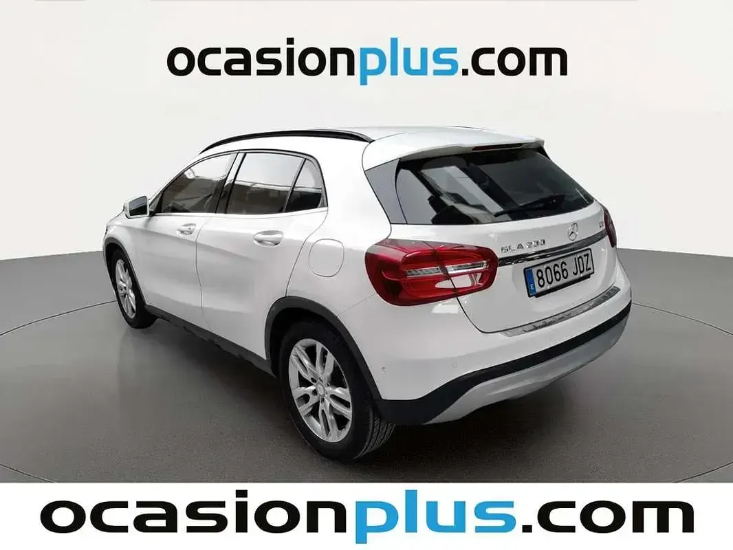 Usado Mercedes GLA200 Urban 136 CV (100 kW) 2015 Blanco SUV