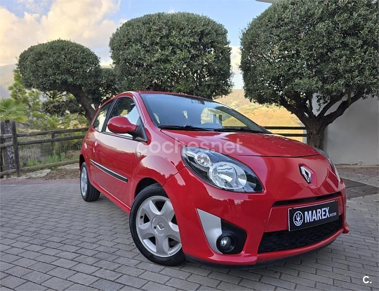 Usado Renault Twingo Dynamique 75 CV (55 kW) 2009 Rojo Utilitario