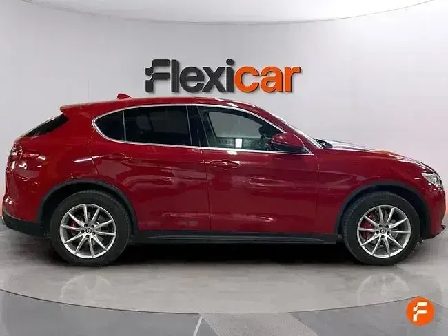 Usado Alfa Romeo Stelvio Executive 280 CV (205 kW) 2017 Rojo SUV