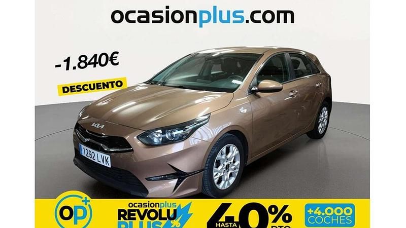 Używany Kia Ceed 120 KM (88 kW) 2021 Brązowy Hatchback