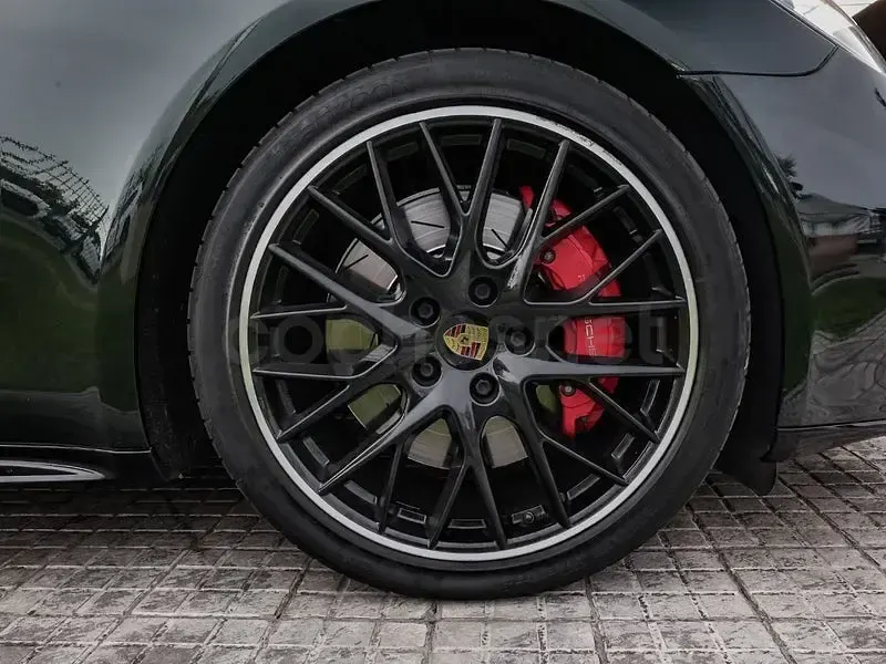 Usado Porsche Panamera GTS Sport Turismo Sport Turismo 460 CV (338 kW) 2018 Verde Familiar