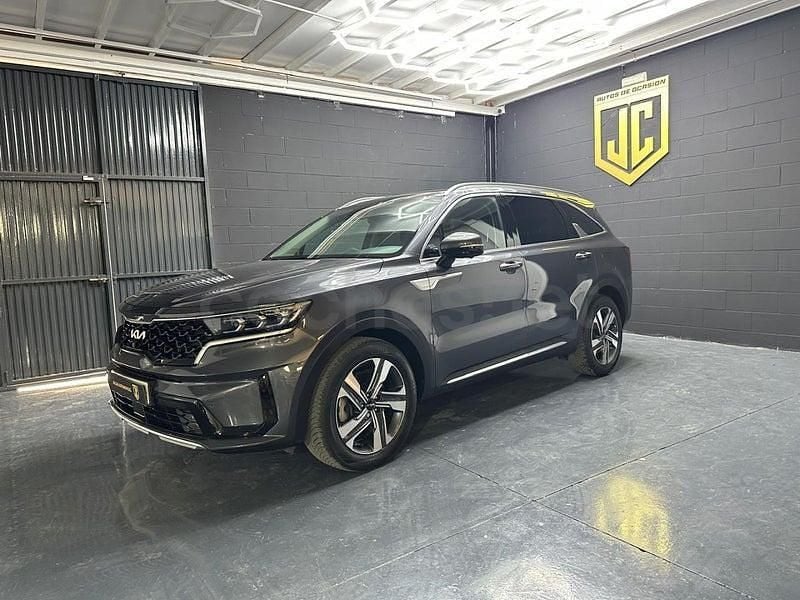 Usado Kia Sorento 194 CV (142 kW) 2024 Gris / plata SUV