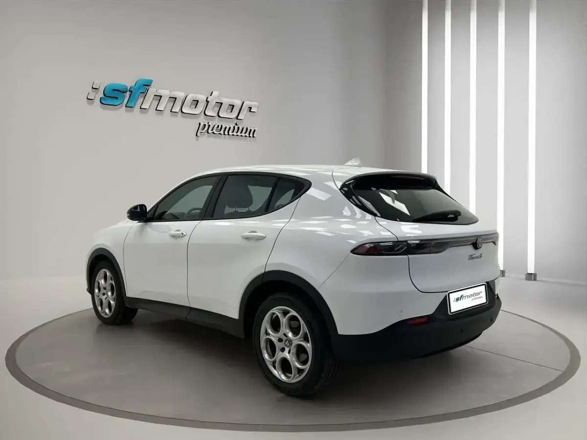 Usado Alfa Romeo Tonale 130 CV (95 kW) 2022 Blanco metalizado SUV